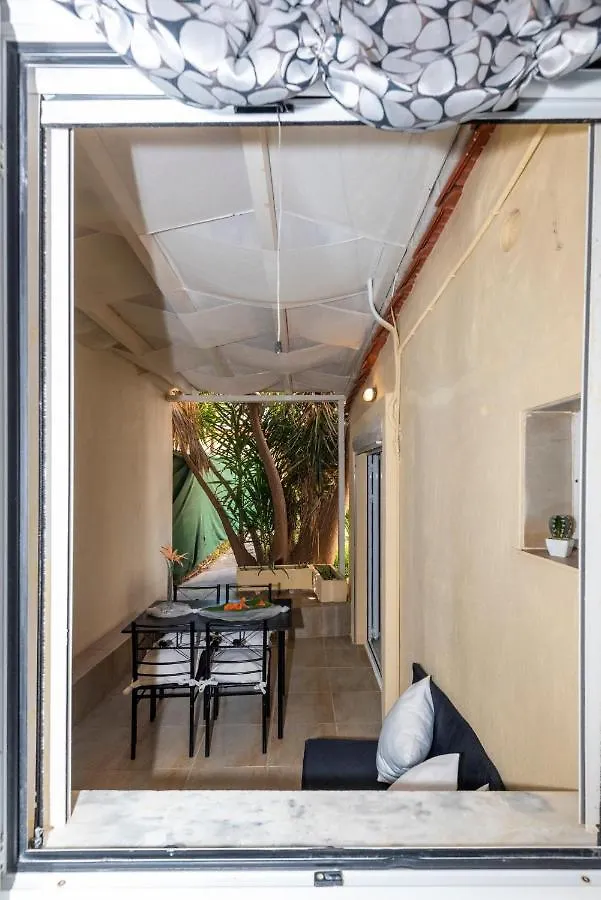 Gogo'S Cosy Beach House 罗希姆诺 度假居